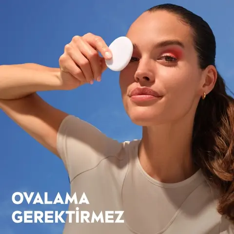 Nivea Micellar Derma Skin Clear Serum Etkili Çift Fazlı  Makyaj Temizleme Suyu 400 mL